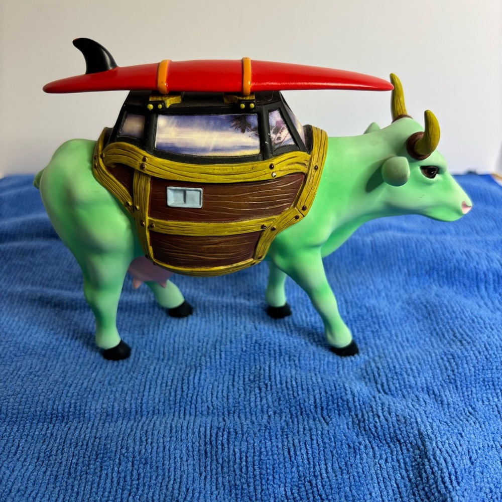 Cow Parade item #9148 Cow-A-Bungal 2002